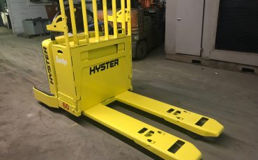 gle523458669-hyster-6000lbs-ride-along-pallet-jack-4
